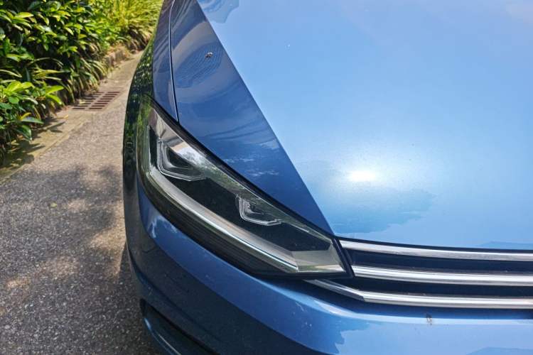 Used Volkswagen Touran 2016 Volkswagen Touran L 280TSI DSG Comfort Edition Right Front Headlight