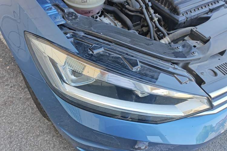 Used Volkswagen Touran 2016 Volkswagen Touran L 280TSI DSG Comfort Edition Right Front Headlight