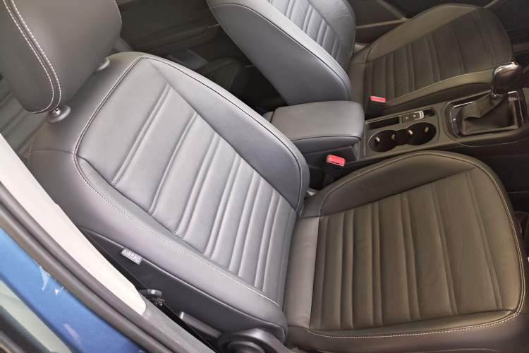 Used Volkswagen Touran 2016 Volkswagen Touran L 280TSI DSG Comfort Edition Right Front Seat