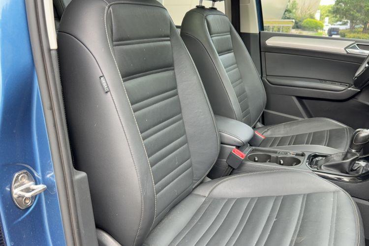 Used Volkswagen Touran 2016 Volkswagen Touran L 280TSI DSG Luxury Edition Right Front Seat