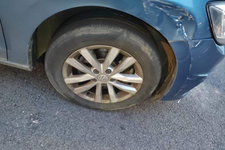 Used Volkswagen Touran 2016 Volkswagen Touran L 280TSI DSG Comfort Edition Right Front Wheel Hub