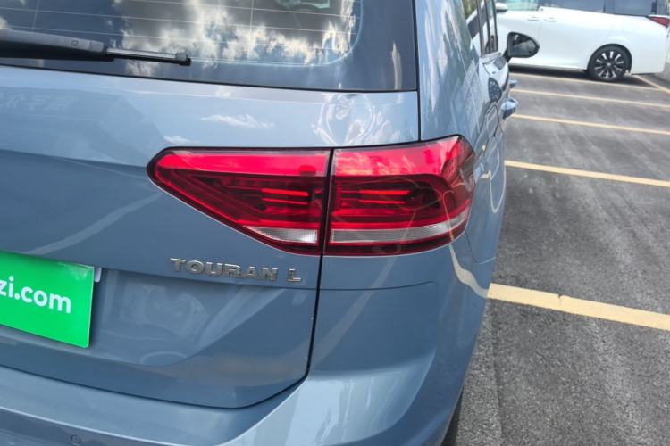 Used Volkswagen Touran 2016 Volkswagen Touran L 280TSI DSG Comfort Edition Right Rear Taillight
