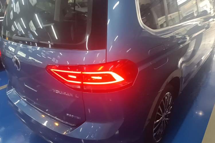 Used Volkswagen Touran 2016 Volkswagen Touran L 280TSI DSG Luxury Edition Right Rear Taillight
