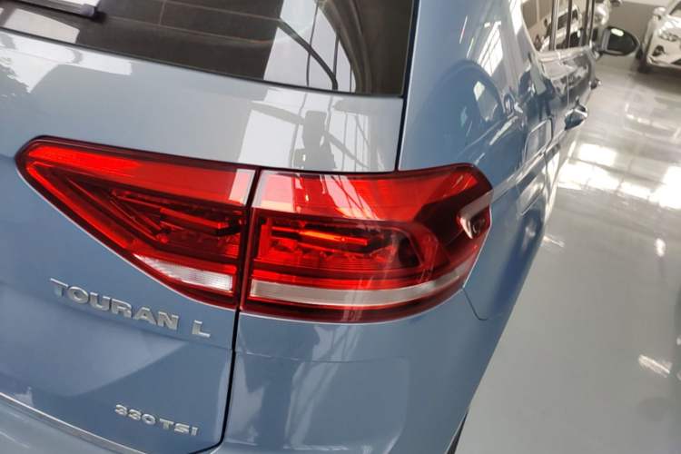 Used Volkswagen Touran 2016 Volkswagen Touran L 330TSI DSG Luxury Edition Right Rear Taillight