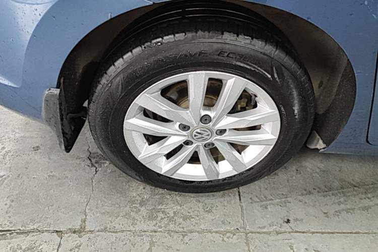 Used Volkswagen Touran 2016 Volkswagen Touran L 280TSI DSG Comfort Edition Right Rear Wheel Hub