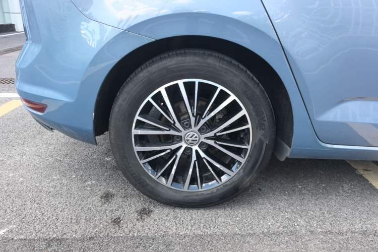 Used Volkswagen Touran 2016 Volkswagen Touran L 280TSI DSG Comfort Edition Right Rear Wheel Hub