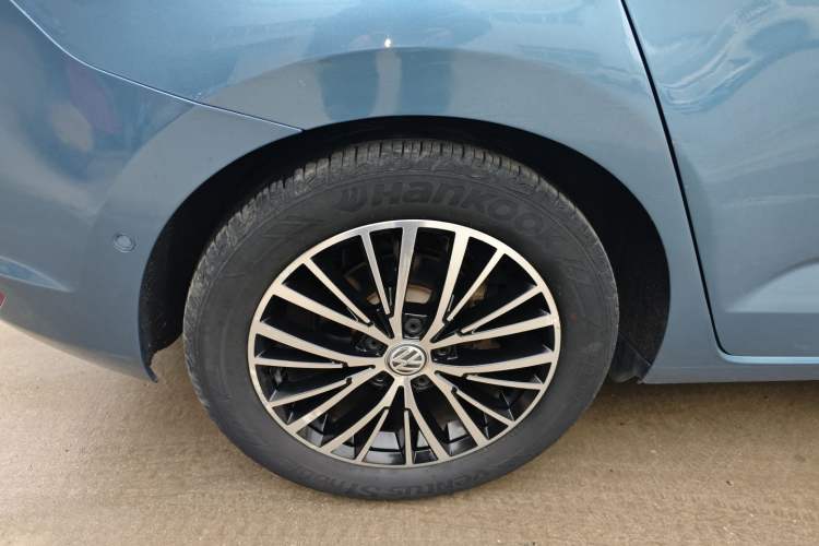 Used Volkswagen Touran 2016 Volkswagen Touran L 280TSI DSG Luxury Edition Right Rear Wheel Hub