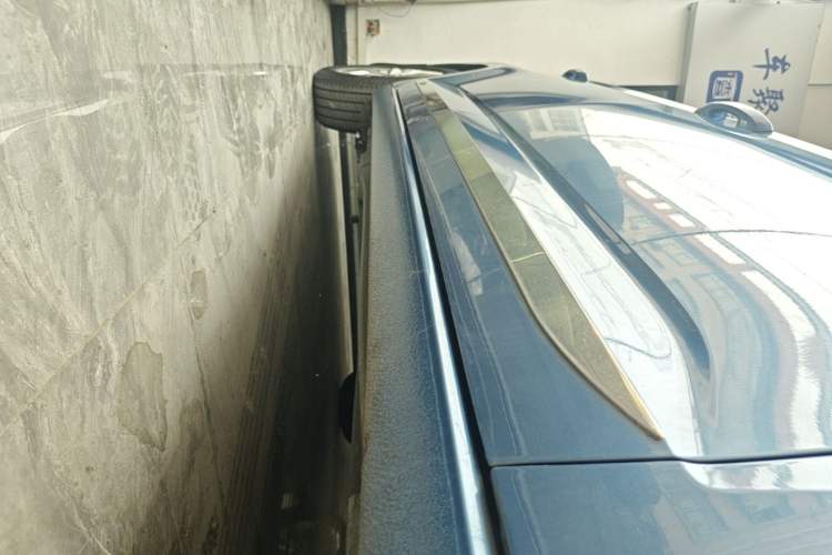 Used Volkswagen Touran 2016 Volkswagen Touran L 280TSI DSG Comfort Edition Right Side Sill
