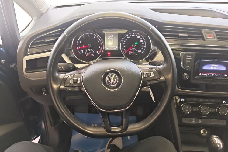 Used Volkswagen Touran 2016 Volkswagen Touran L 280TSI DSG Comfort Edition Steering Wheel