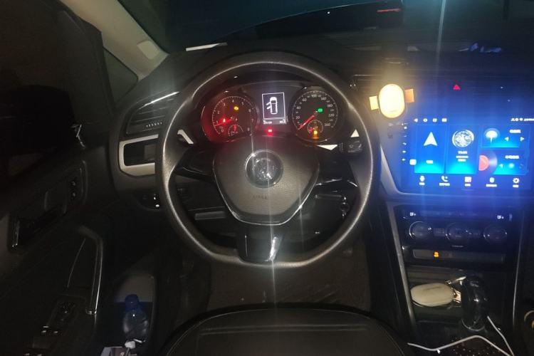 Used Volkswagen Touran 2016 Volkswagen Touran L 280TSI DSG Comfort Edition Steering Wheel