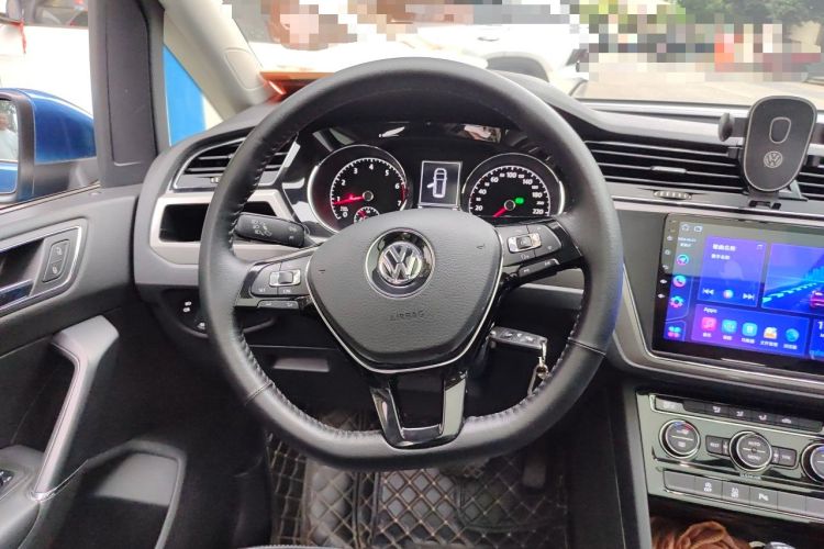 Used Volkswagen Touran 2016 Volkswagen Touran L 280TSI DSG Comfort Edition Steering Wheel
