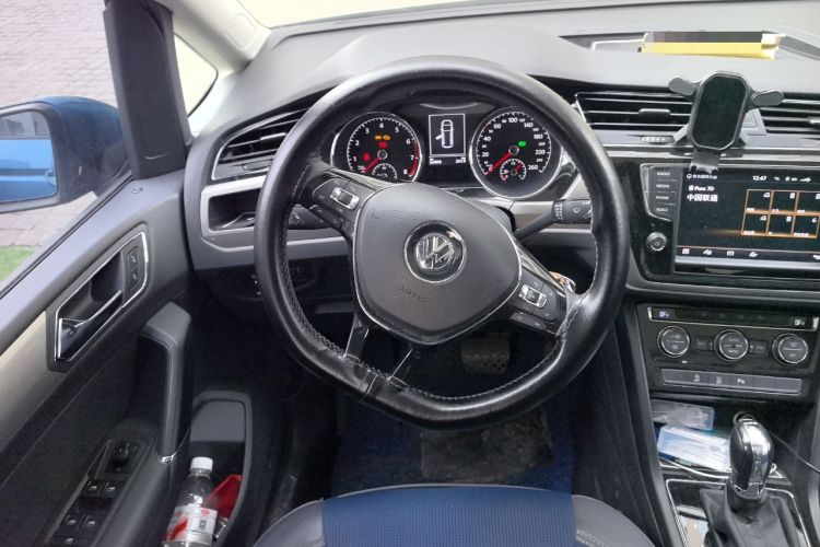 Used Volkswagen Touran 2016 Volkswagen Touran L 280TSI DSG Comfort Edition Steering Wheel