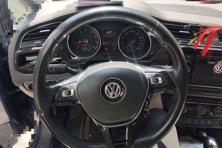 Used Volkswagen Touran 2016 Volkswagen Touran L 280TSI DSG Comfort Edition Steering Wheel