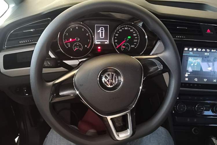 Used Volkswagen Touran 2016 Volkswagen Touran L 280TSI DSG Comfort Edition Steering Wheel