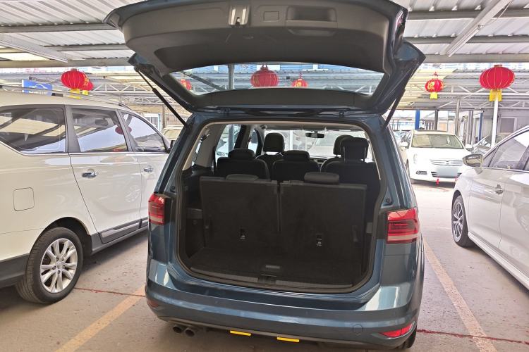 Used Volkswagen Touran 2016 Volkswagen Touran L 280TSI DSG Comfort Edition Trunk