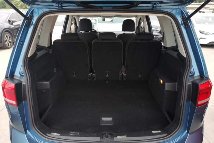 Used Volkswagen Touran 2016 Volkswagen Touran L 280TSI Manual Trend Edition Trunk