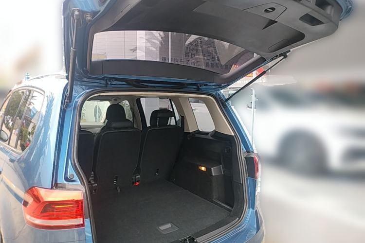 Used Volkswagen Touran 2016 Volkswagen Touran L 280TSI DSG Comfort Edition Trunk