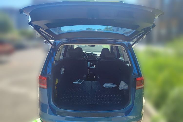 Used Volkswagen Touran 2016 Volkswagen Touran L 280TSI DSG Comfort Edition Trunk