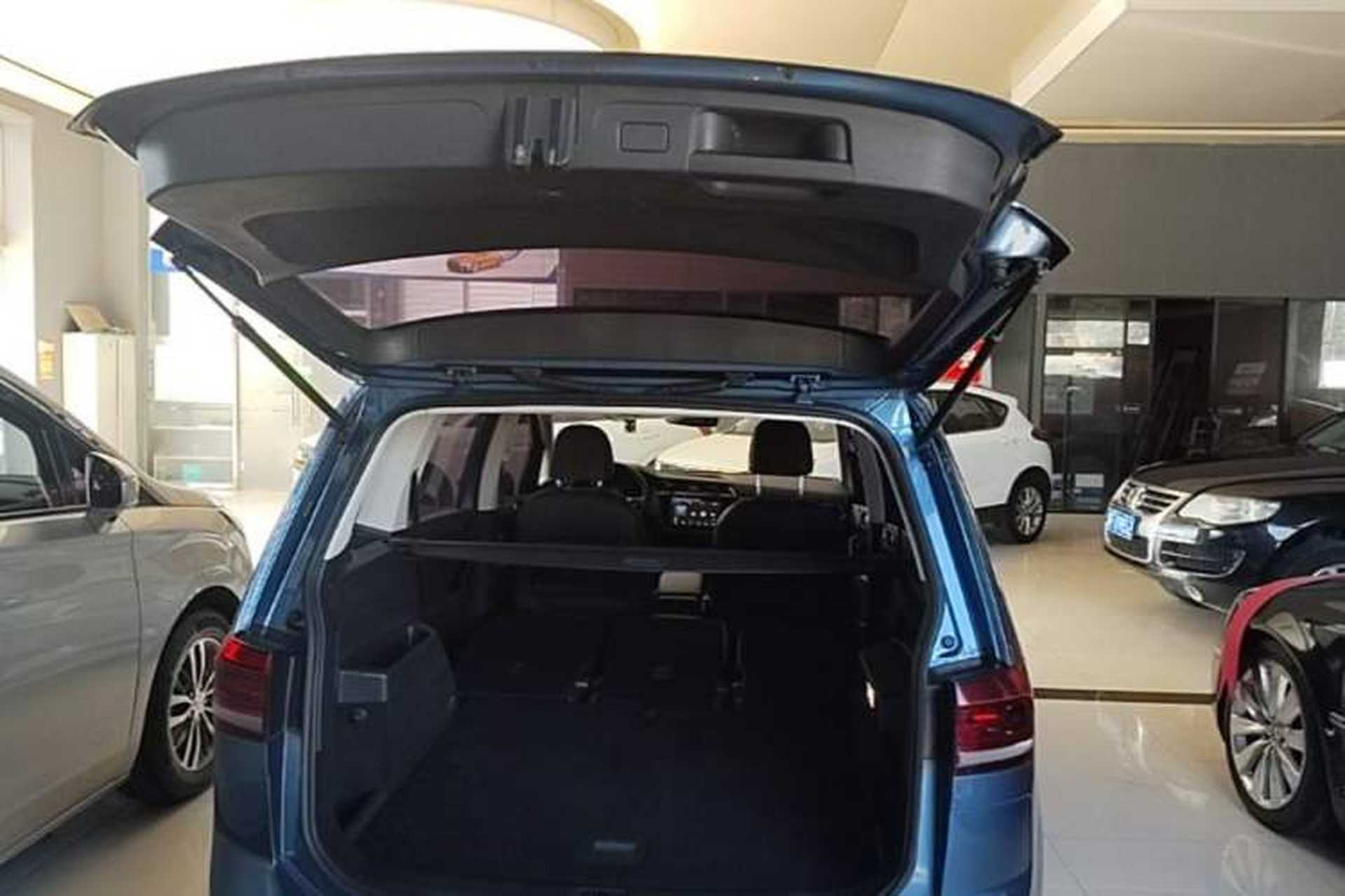 Used Volkswagen Touran 2016 Volkswagen Touran L 280TSI DSG Comfort Edition Trunk