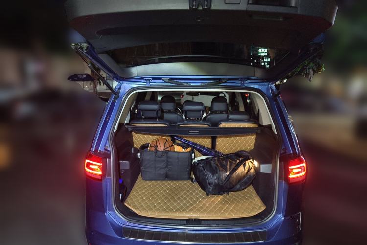 Used Volkswagen Touran 2016 Volkswagen Touran L 280TSI DSG Comfort Edition Trunk