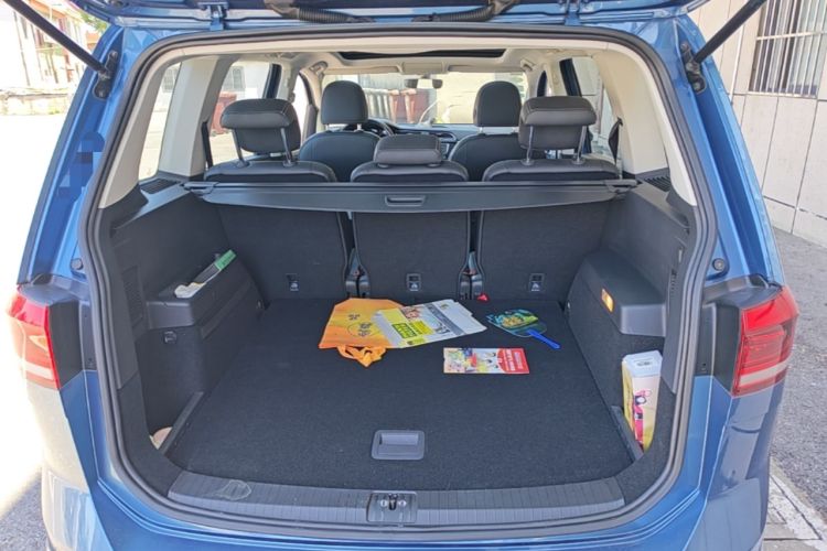 Used Volkswagen Touran 2016 Volkswagen Touran L 280TSI DSG Comfort Edition Trunk