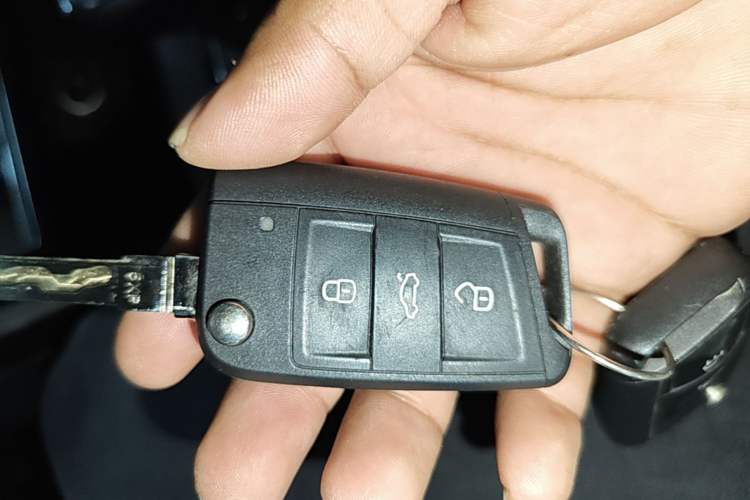 Used Volkswagen Touran 2016 Volkswagen Touran L 280TSI DSG Comfort Edition Vehicle Key