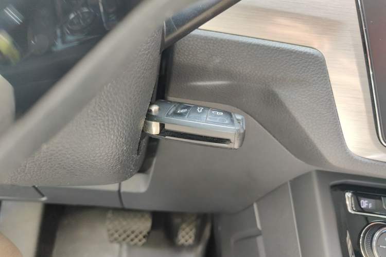 Used Volkswagen Touran 2016 Volkswagen Touran L 280TSI DSG Comfort Edition Vehicle Key