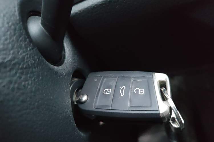 Used Volkswagen Touran 2016 Volkswagen Touran L 280TSI DSG Comfort Edition Vehicle Key