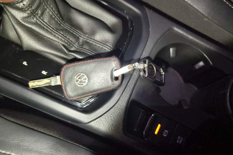 Used Volkswagen Touran 2016 Volkswagen Touran L 280TSI DSG Comfort Edition Vehicle Key