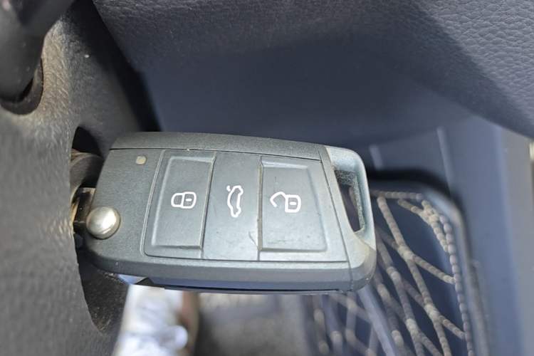 Used Volkswagen Touran 2016 Volkswagen Touran L 280TSI DSG Comfort Edition Vehicle Key