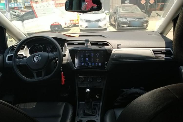 Used Volkswagen Touran 2016 Touran L 280TSI DSG Style Edition Center Console