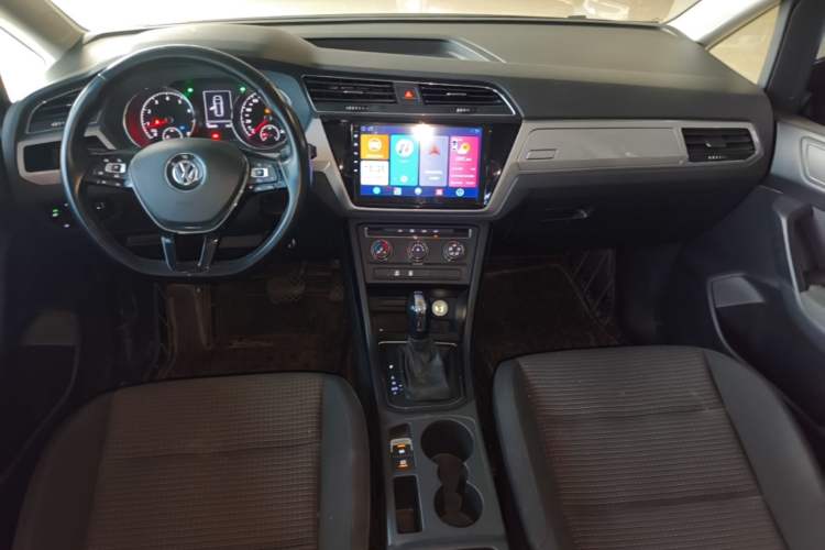 Used Volkswagen Touran 2016 Touran L 280TSI DSG Style Edition Center Console