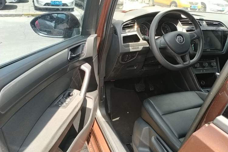 Used Volkswagen Touran 2016 Touran L 280TSI DSG Style Edition Driver Seat