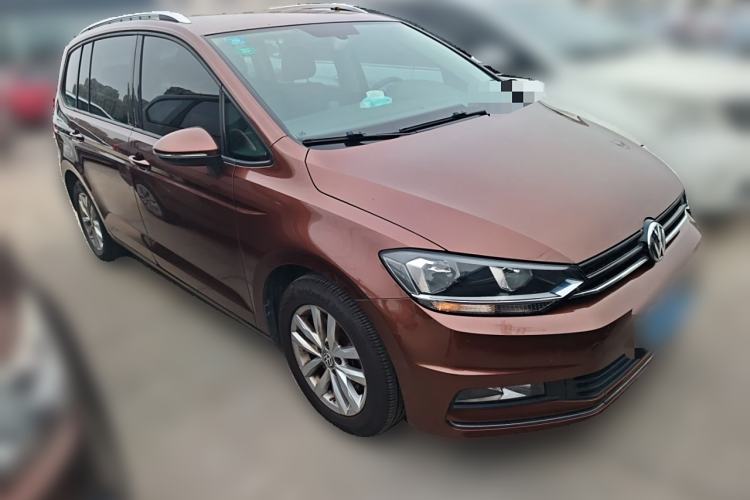 Used Volkswagen Touran 2016 Volkswagen Touran L 280TSI Manual Comfort Edition Front Right 45 Deg