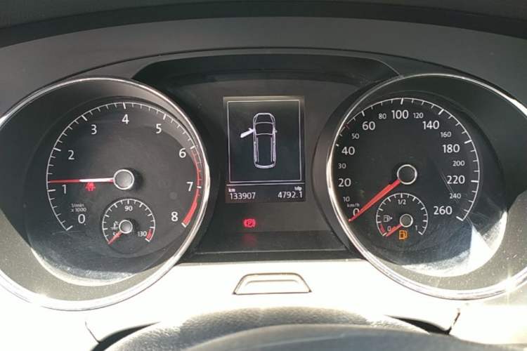 Used Volkswagen Touran 2016 Touran L 280TSI DSG Style Edition Instrument Cluster