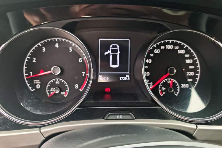 Used Volkswagen Touran 2016 Volkswagen Touran L 280TSI Manual Comfort Edition Instrument Cluster