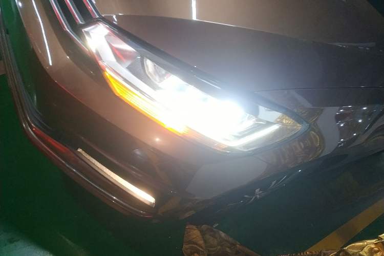 Used Volkswagen Touran 2016 Volkswagen Touran L 280TSI DSG Luxury Edition Left Front Headlight