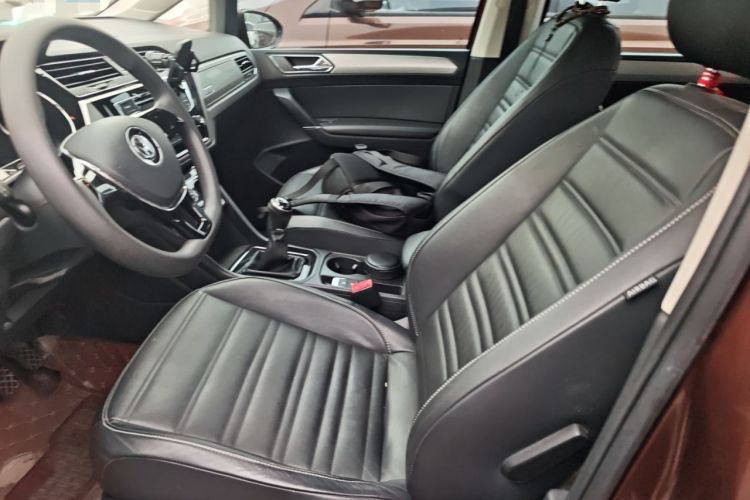 Used Volkswagen Touran 2016 Volkswagen Touran L 280TSI Manual Comfort Edition Left Front Seat