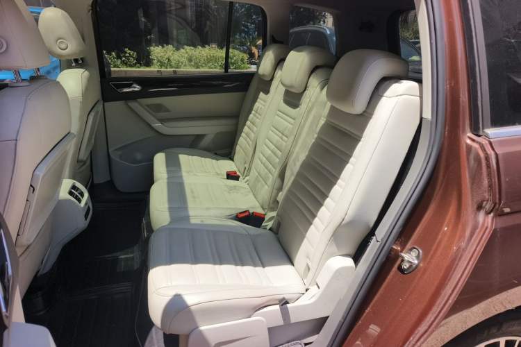 Used Volkswagen Touran 2016 Volkswagen Touran L 330TSI DSG Luxury Edition Left Rear Seat