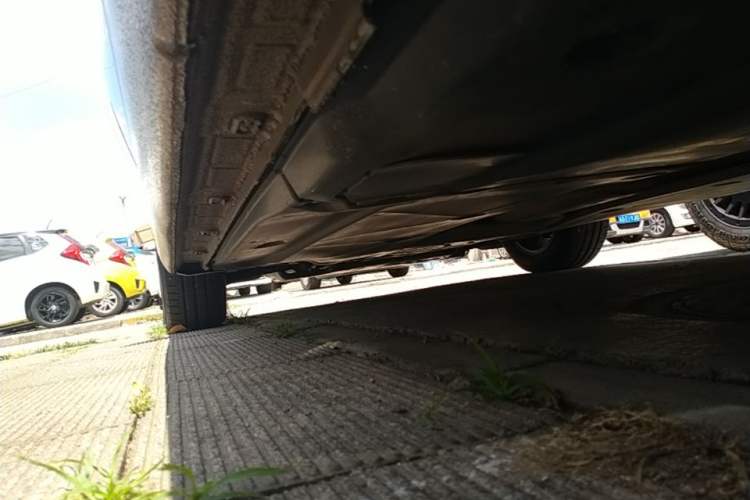 Used Volkswagen Touran 2016 Touran L 280TSI DSG Style Edition Left Side Sill