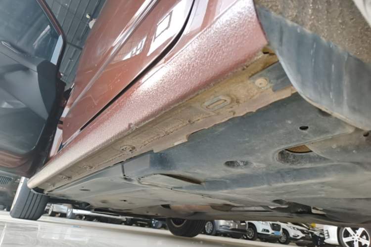 Used Volkswagen Touran 2016 Touran L 280TSI DSG Style Edition Left Side Sill