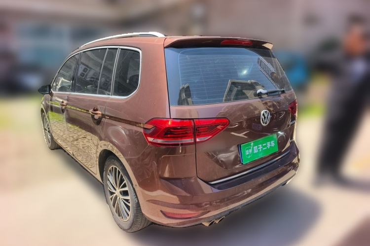 Used Volkswagen Touran 2016 Volkswagen Touran L 330TSI DSG Luxury Edition Rear Left 45 Deg
