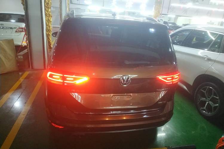Used Volkswagen Touran 2016 Volkswagen Touran L 280TSI DSG Luxury Edition Rear