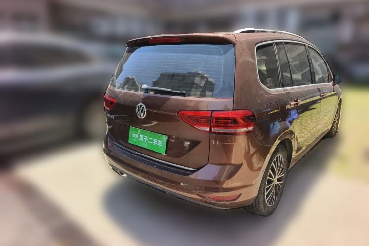 Used Volkswagen Touran 2016 Volkswagen Touran L 330TSI DSG Luxury Edition Rear Right 45 Deg