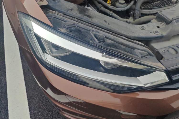 Used Volkswagen Touran 2016 Volkswagen Touran L 330TSI DSG Luxury Edition Right Front Headlight