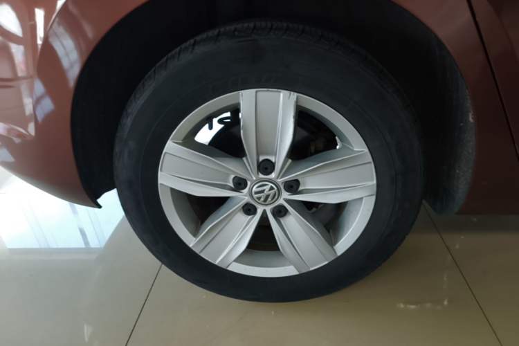 Used Volkswagen Touran 2016 Touran L 280TSI DSG Style Edition Right Rear Wheel Hub