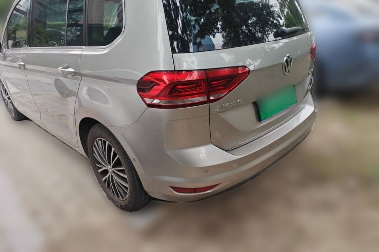 Used Volkswagen Touran 2016 Volkswagen Touran L 330TSI DSG Luxury Edition Exterior 3
