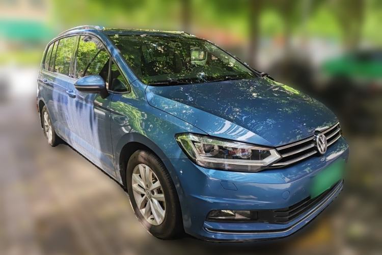 Used Volkswagen Touran 2016 Volkswagen Touran L 280TSI DSG Comfort Edition Front Right 45 Deg