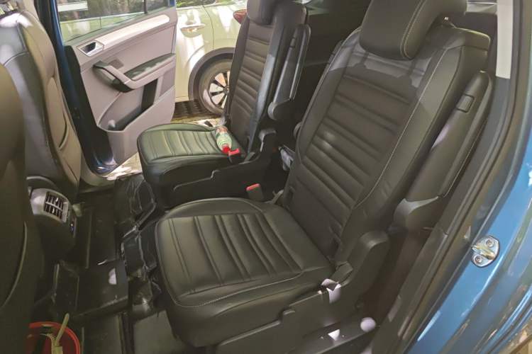 Used Volkswagen Touran 2016 Volkswagen Touran L 280TSI DSG Comfort Edition Left Rear Seat
