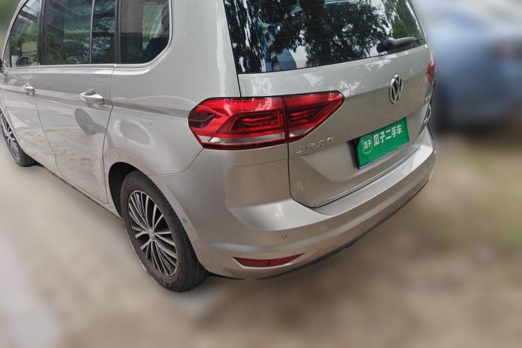 Used Volkswagen Touran 2016 Volkswagen Touran L 330TSI DSG Luxury Edition Rear Left 45 Deg